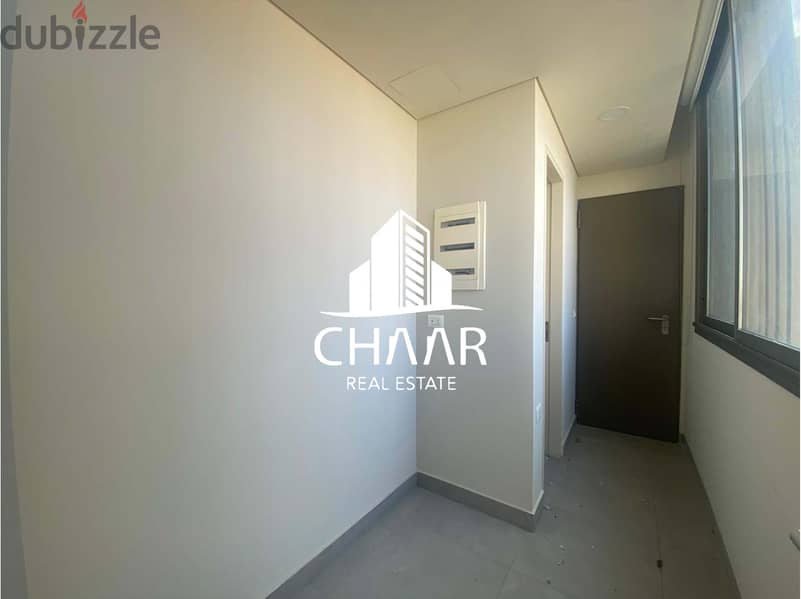 R1129 Apartment For Sale in Gemayzeh 4