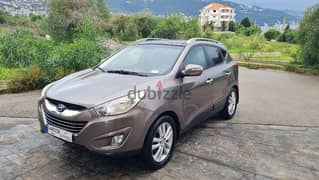 Hyundai Tucson- Limited- One Owner- Cell 03531777