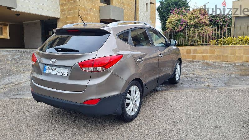 Hyundai Tucson- Limited- One Owner- Cell 03531777 11