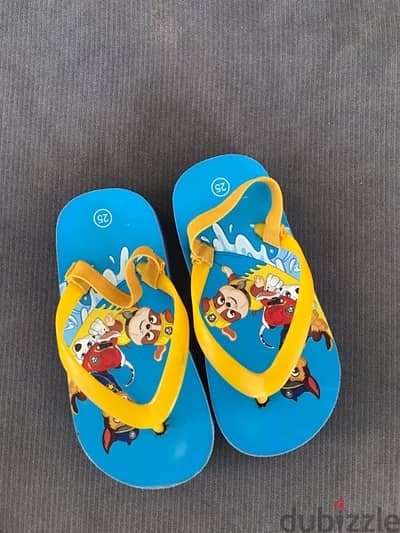 Paw Patrol flip flops size 25