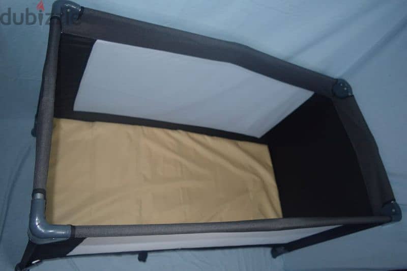 Travel Cot 1