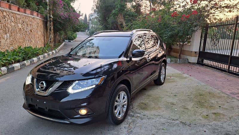 nissan rogue sv a. w. d 2016 for more info plz call 70806220 2