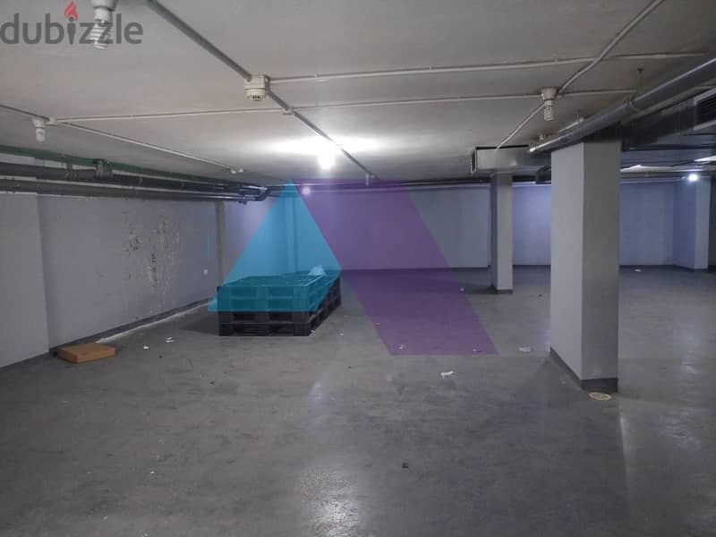 A 600 m2 warehouse for rent in Mansourieh, main road 2