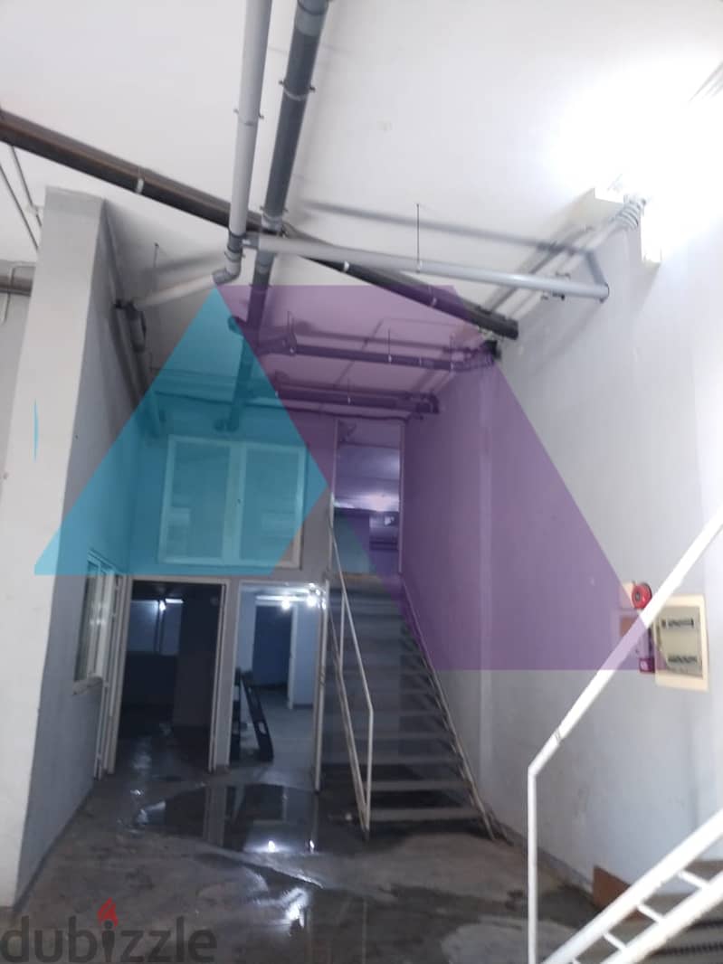 A 600 m2 warehouse for rent in Mansourieh, main road 8