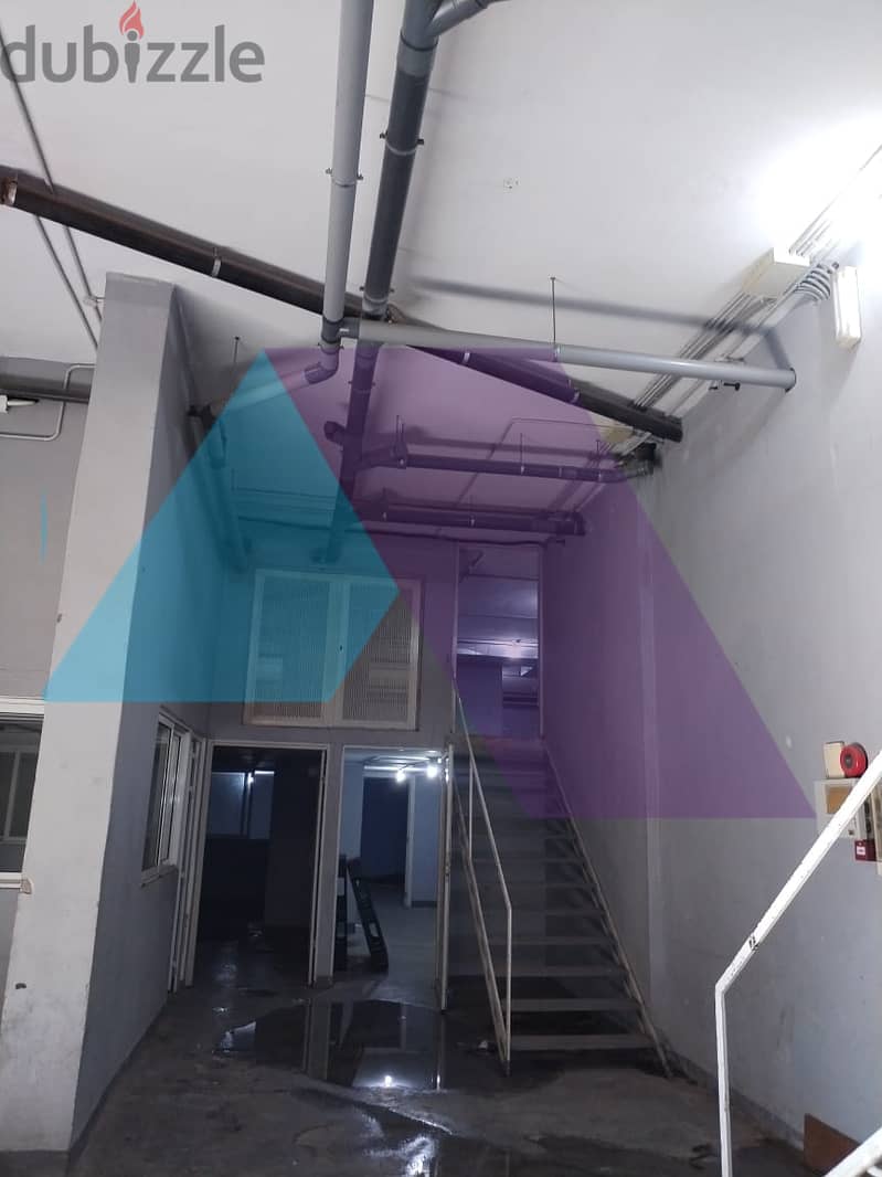 A 600 m2 warehouse for rent in Mansourieh, main road 11