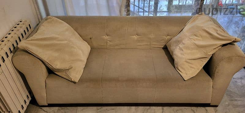 Sofa 2m (L) by 0,75m (H) 4