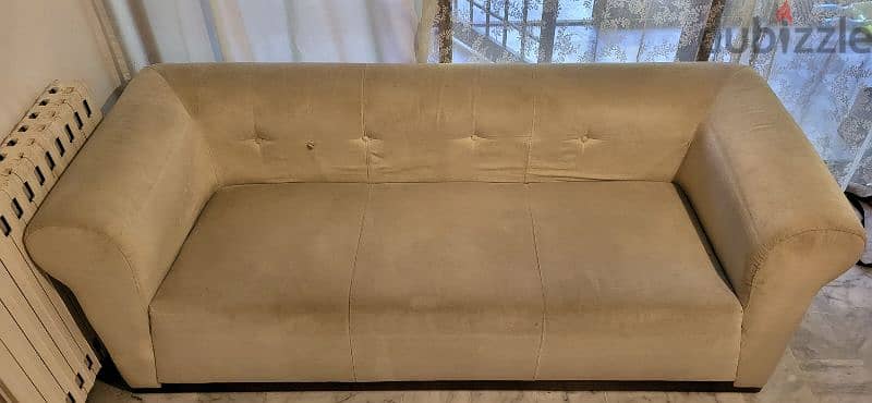 Sofa 2m (L) by 0,75m (H) 5