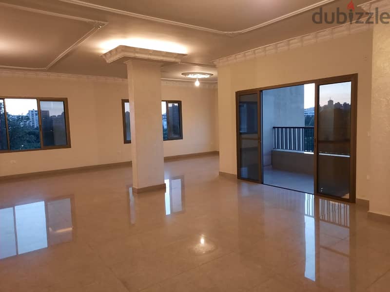 L06727-400 sqm Office for Rent in Badaro with Nice Open View 8