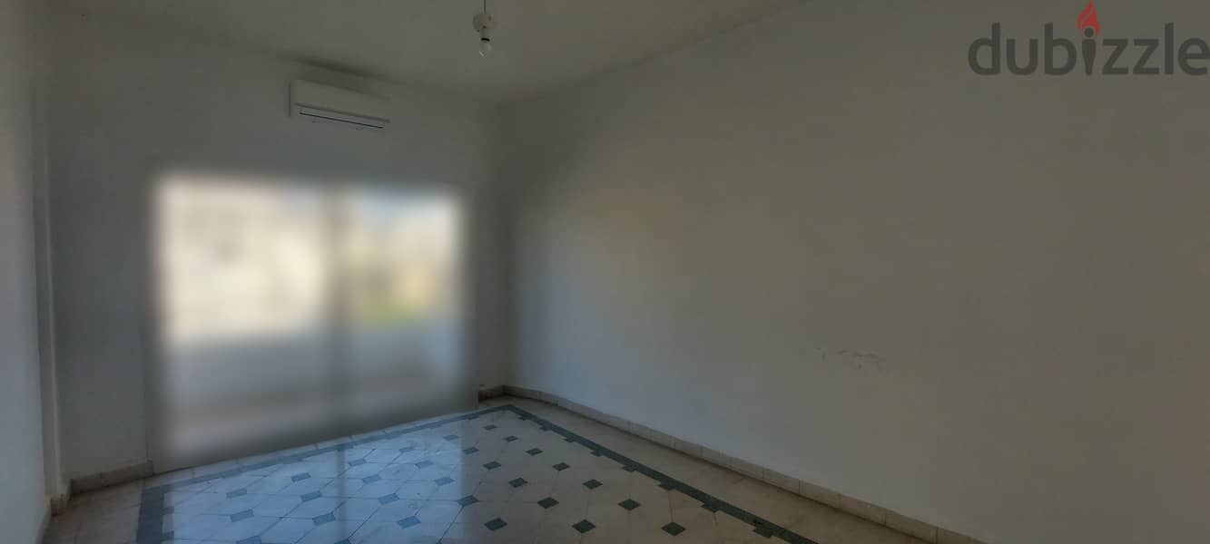 Apartment for sale in Furn El Chebbak شقة للبيع في فرن الشباك 2