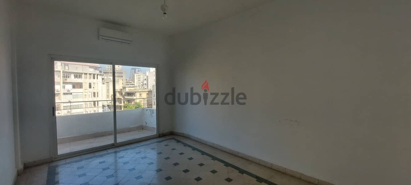 Apartment for sale in Furn El Chebbak شقة للبيع في فرن الشباك 4