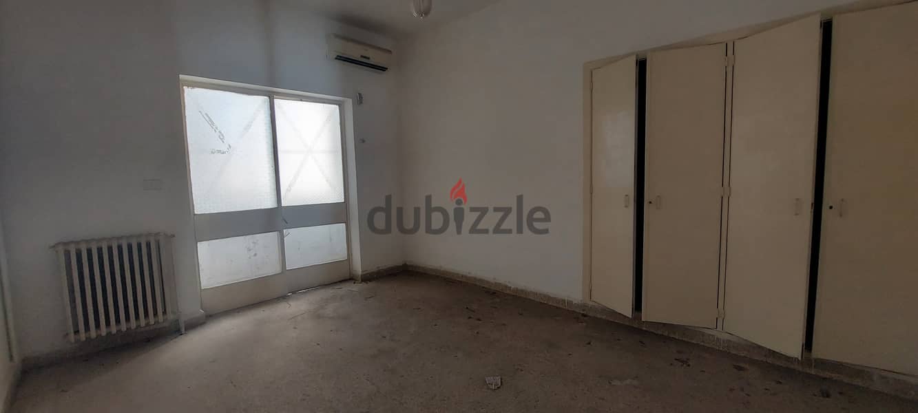 Apartment for sale in Furn El Chebbak شقة للبيع في فرن الشباك 8