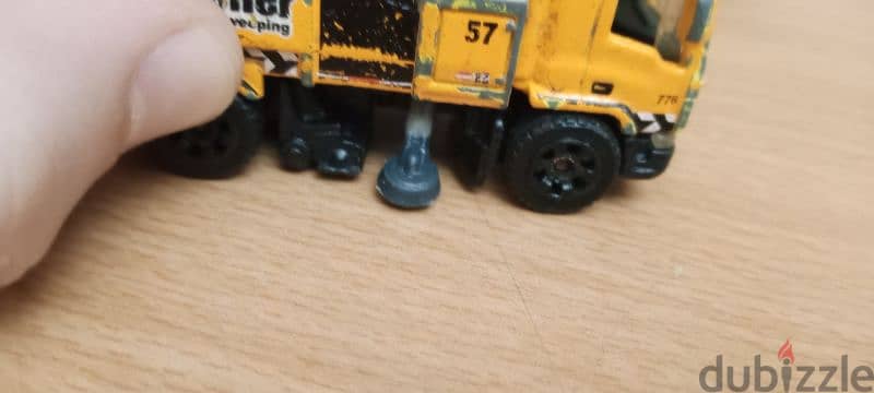 matchbox cars (that have features) for 5$ EACH 8