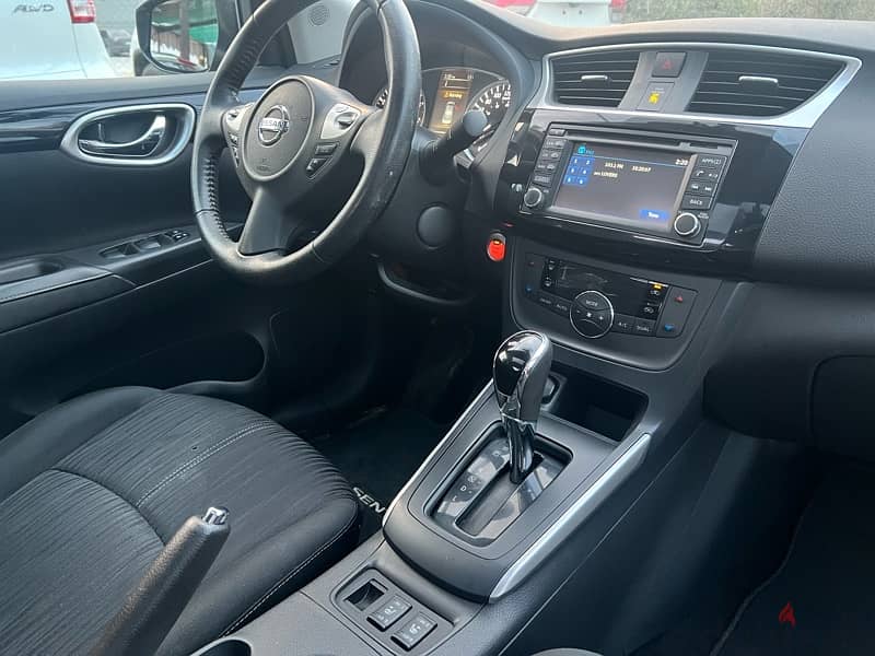 Nissan Sentra 2018 full option 13