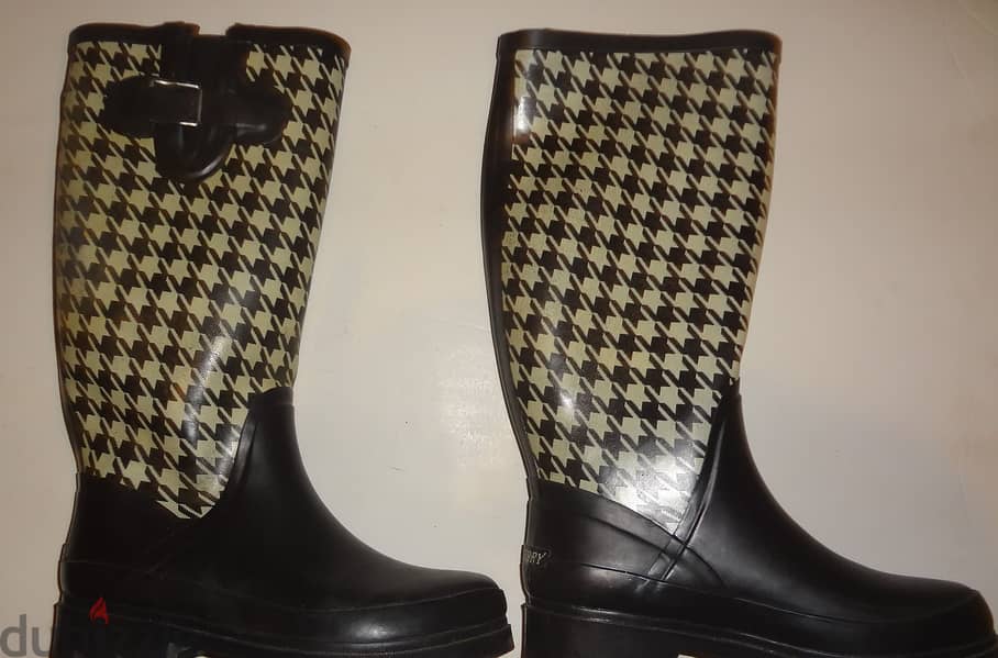 Burberry rain boot rarely used size 38 1