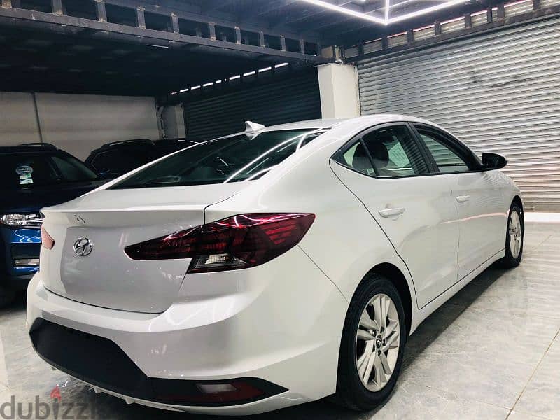 Hyundai Elantra SEL 2019 Low miles leather 8