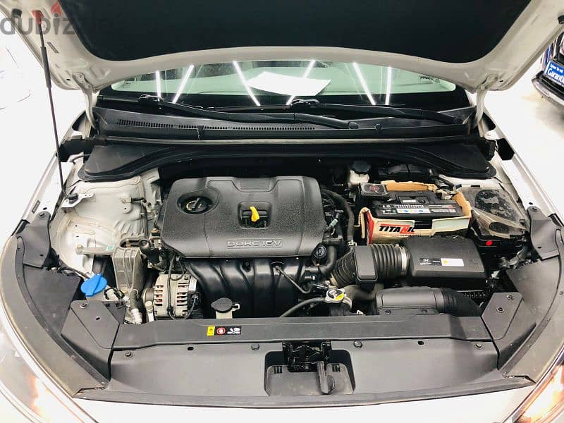 Hyundai Elantra SEL 2019 Low miles leather 14