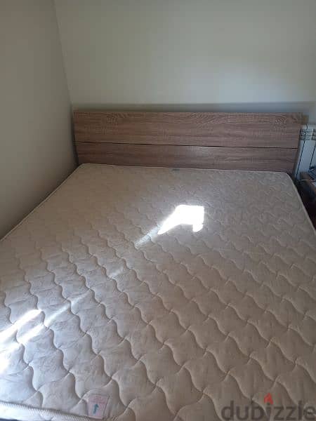 Bed 200x 175cm with mattress 0