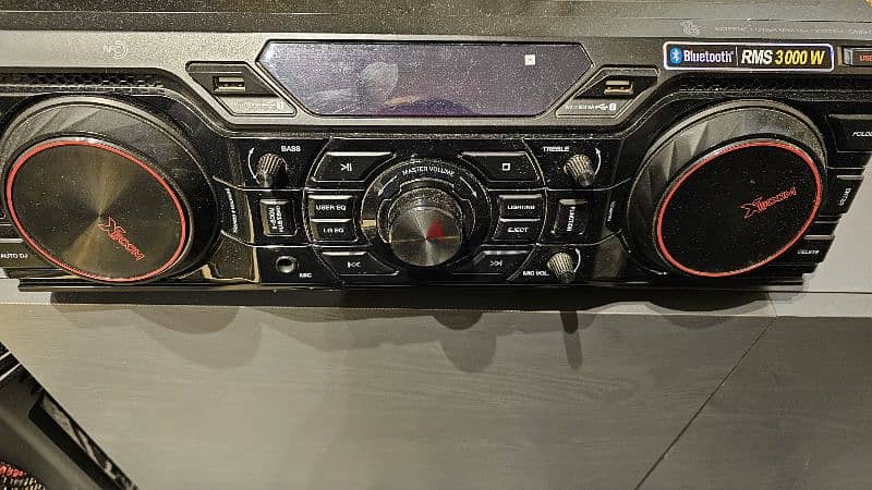 LG XBOOM CM9750 Audio Hi-Fi Party System 2