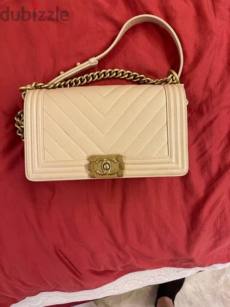 Brande new authentic Chanel boy handbag 2