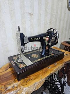 Vintage singer sewing machine
مكنة خياطة سنجر يدوية