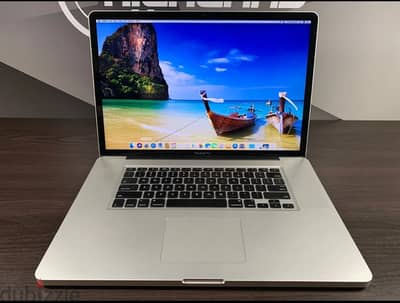 SALE!! MacBook Pro 17 inch 2009, 8GB Ram and 500GB SSD