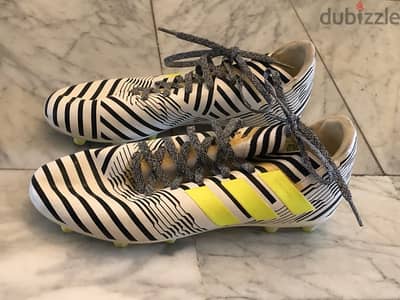 Brand New Football shoes Size 38 حزاء فوتبال اديداس اصلي جديد ٣٨