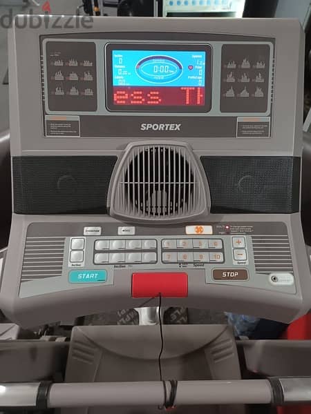 4 treadmills for gym , olympic ,sport ,cardio 0