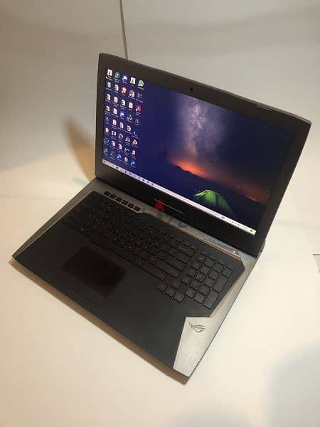 gaming laptop Asus ROG 17 inch 1