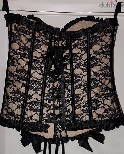 brand new 5 corsets ( 50 usd each) 5