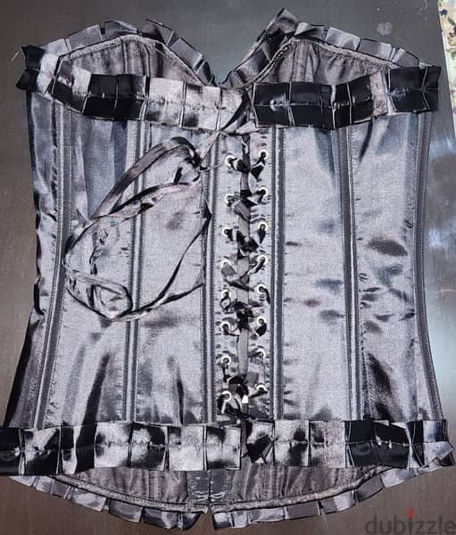 brand new 5 corsets ( 50 usd each) 7