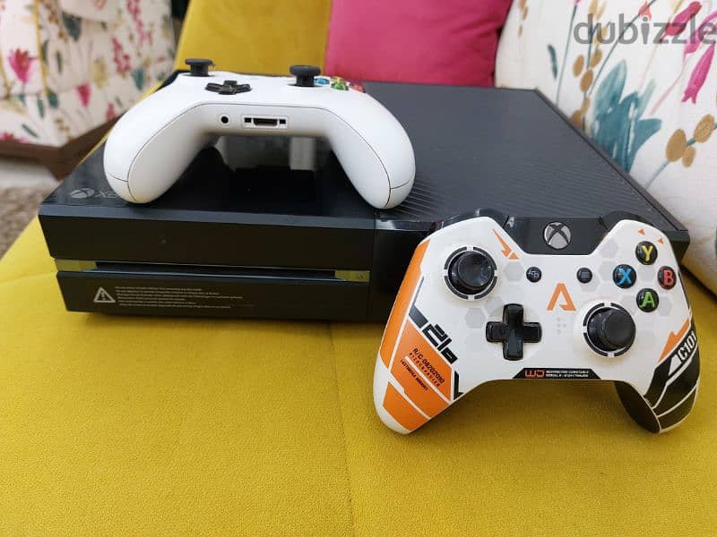 Xbox One Original With Special Limited Edition Controller 0