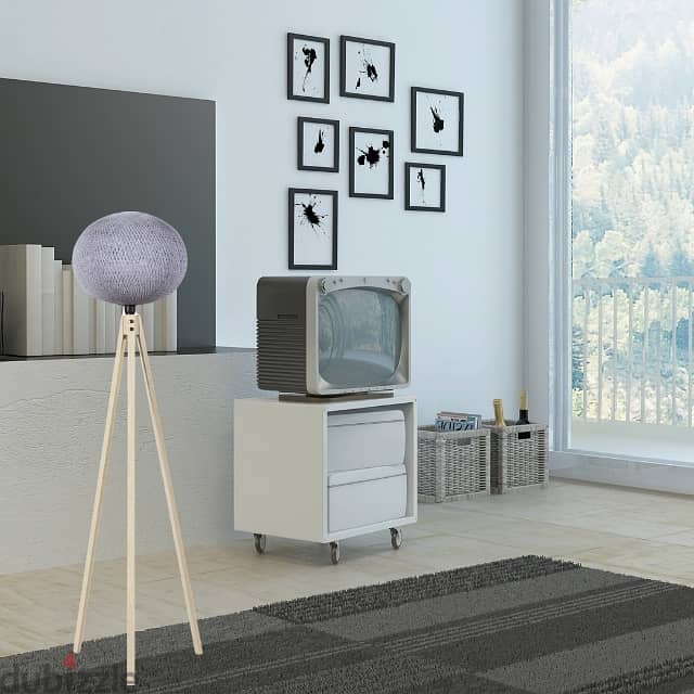 Modern Floor Lamp with Woven Rope Shade and Triple Legs 3