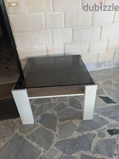 corner table