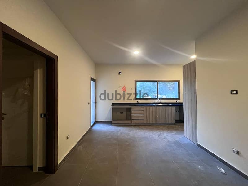 Spacious apartment for sale in Beit Meri, 300 sqm 2