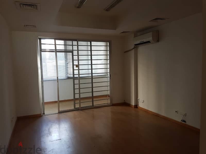 office for rent in ashrafieh 6