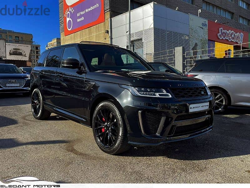 The 2019 Range Rover Sport SVR with 30,000km mileage 1