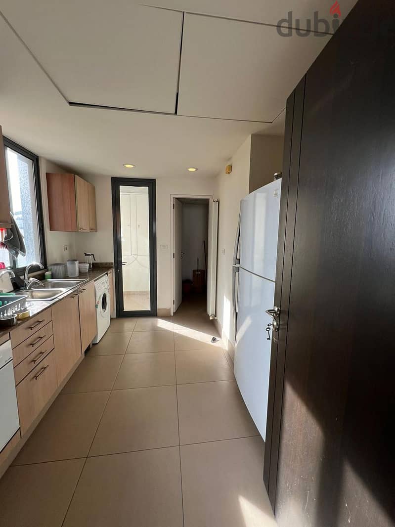 Furnished Apartment for rent Achrafieh شقة مفروشه للاجار في الاشرفيه 1
