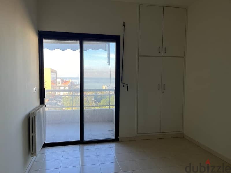 [From owner]Spacious, luminous apartment in awkar with beautiful views 1