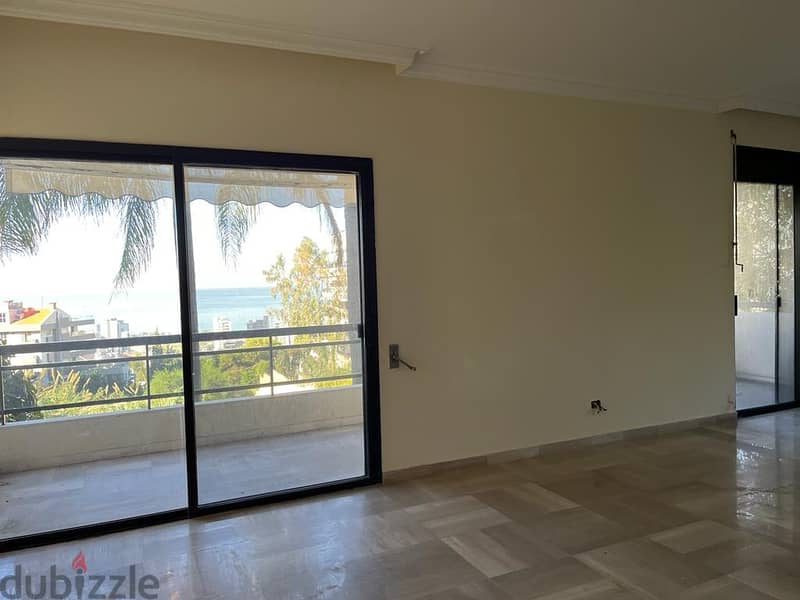 [From owner]Spacious, luminous apartment in awkar with beautiful views 2