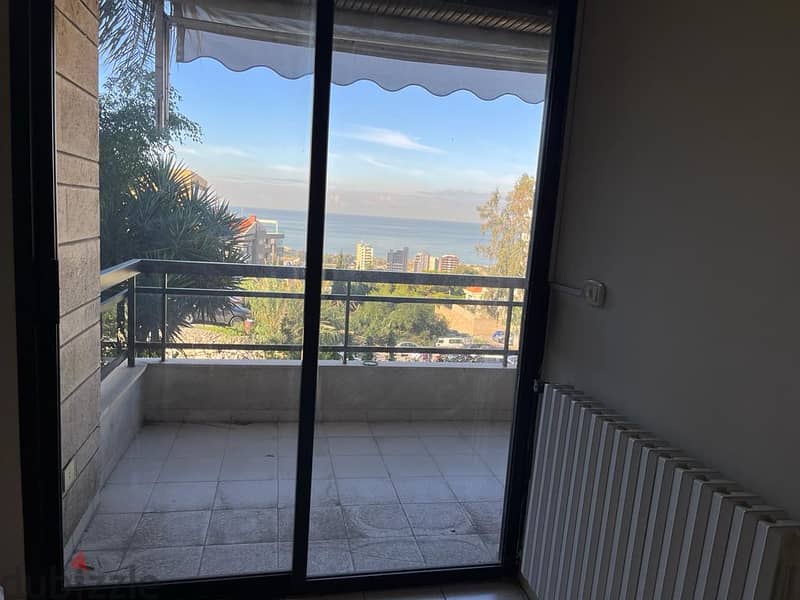 [From owner]Spacious, luminous apartment in awkar with beautiful views 5