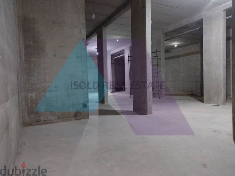 A 550 m2 warehouse for sale in Mazraat yachouh,Industrial Area 1