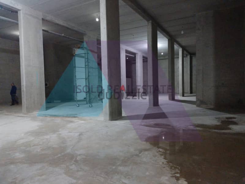 A 550 m2 warehouse for rent in Mazraat yachouh,Industrial Area 1