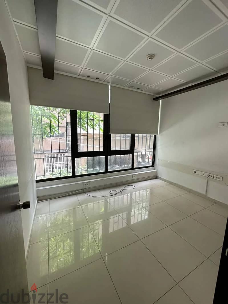 Huge Office Space | Prime Location 9