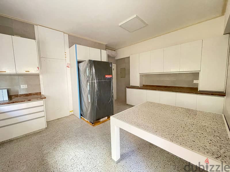 Apartment for Rent in Rawche شقة للايجار في الروشة 4