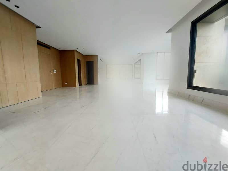 RA24-3193 Super Deluxe apartment in Ramlet el bayda is for rent, 275m 2