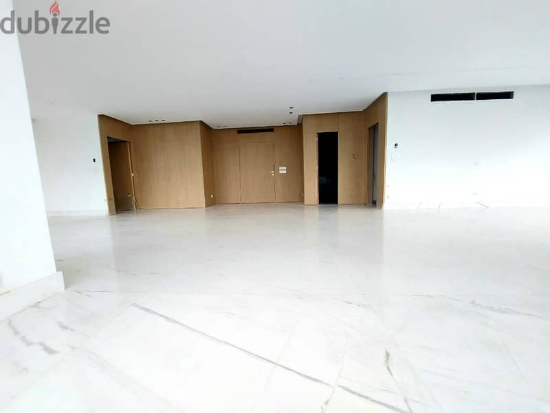RA24-3193 Super Deluxe apartment in Ramlet el bayda is for rent, 275m 3