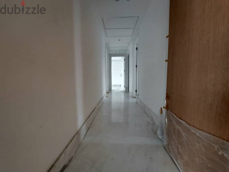 RA24-3193 Super Deluxe apartment in Ramlet el bayda is for rent, 275m 6