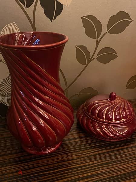 Vintage red vase 3