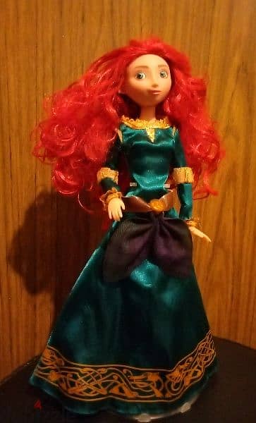 MERIDA -BRAVE DISNEY Pixar Great dressed doll. Articulated hands=22$