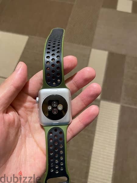 Apple watch series online 4 dubizzle